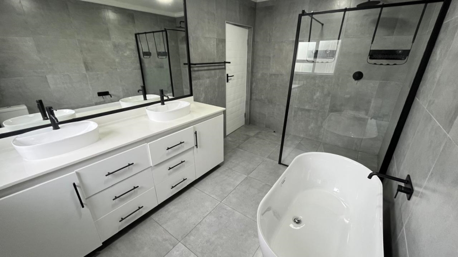3 Bedroom Property for Sale in Aston Bay Eastern Cape